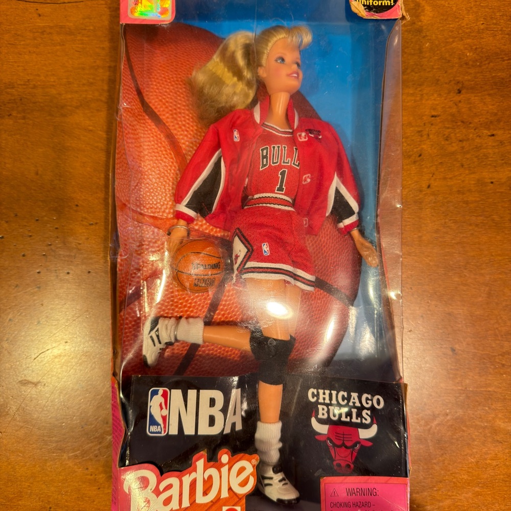 NBA 1996 Chicago Bulls Michael Jordan Barbie Doll - Vibrant Pink - Picture 9 of 15